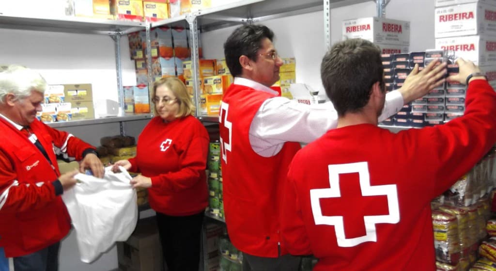 LOS ENFERMEROS DELHAMBRE (III) Cruz Roja