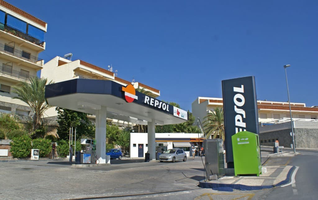 La estación de servicio FERICHE-LA POSTA es la mejor valorada por los clientes de gasolineras de la Costa