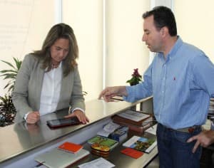 Turismo pone en marcha un sistema de encuestación mediante tablet