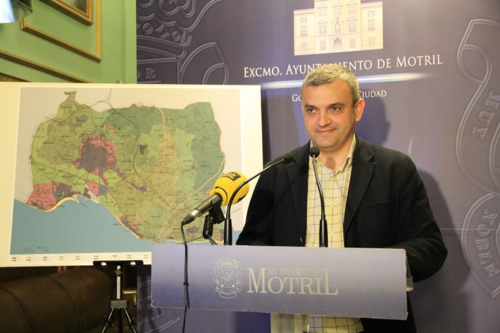Motril advierte del «parón» que sufrirá el modelo de ciudad por el Plan litoral