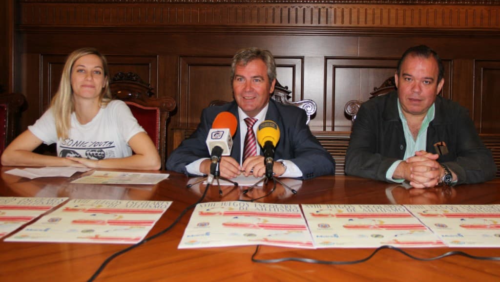 Los centros educativos de Motril compiten por un puesto en la final de los XVIII Juegos Escolares de Atletismo en pista del Premio Fulgencio Spa