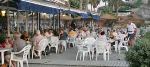 Constituida la mesa técnica de los chiringuitos de Andalucía que agilizará la tramitación de las concesiones