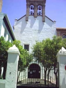 Interrumpió la misa e insultó al párroco al grito de «falso» e «hipócrita»