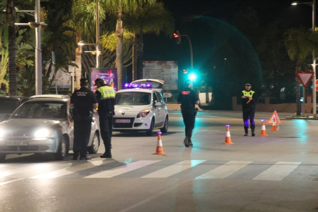La Policía Local sexitana se suma a la campaña de control de alcohol y drogas en Navidad