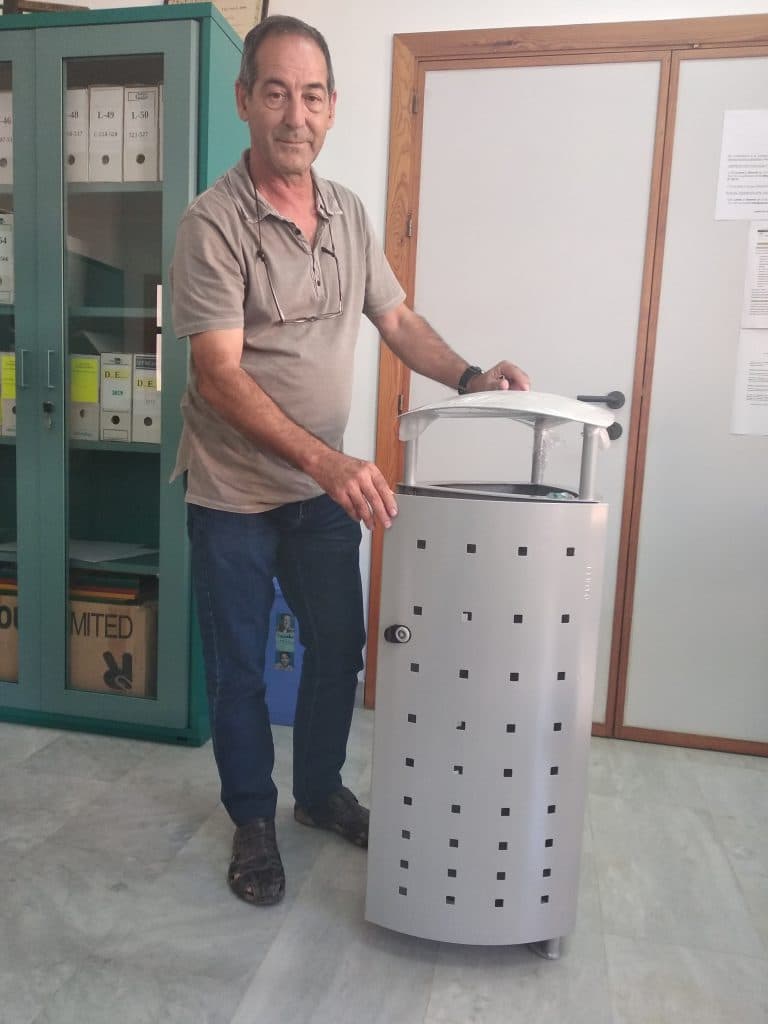 70 nuevas papeleras serán repartidas y ubicadas por toda Salobreña