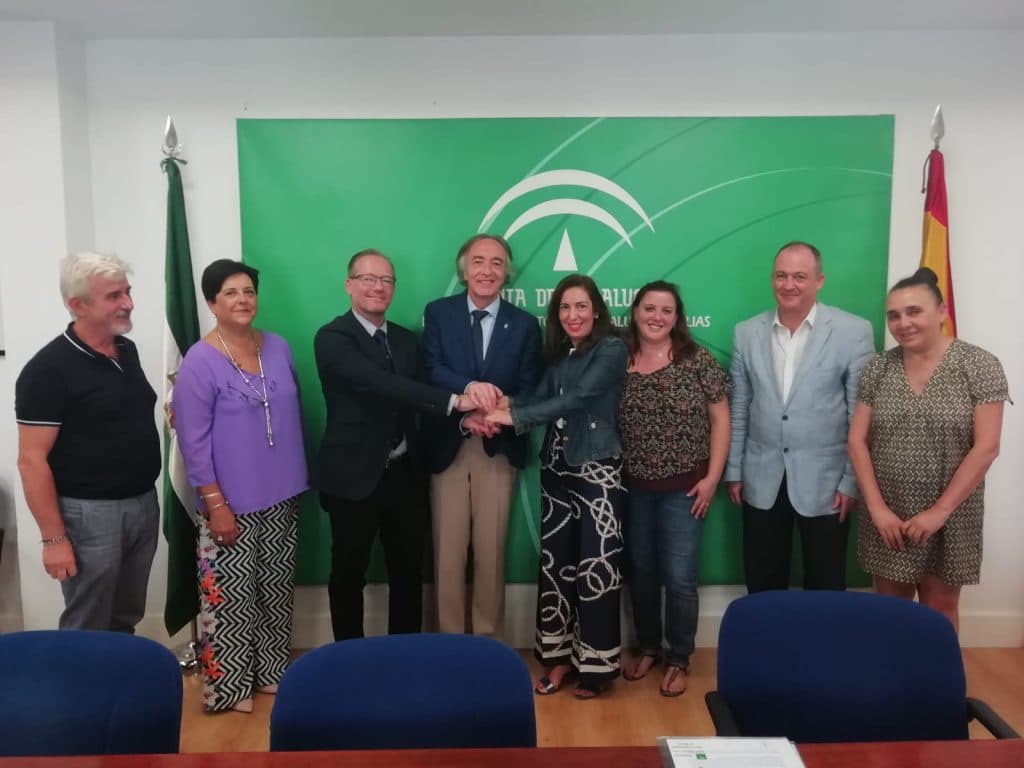 El Hospital Virgen de las Nieves estrecha lazos de colaboración con la Asociación de Padres de Niños Prematuros de Granada