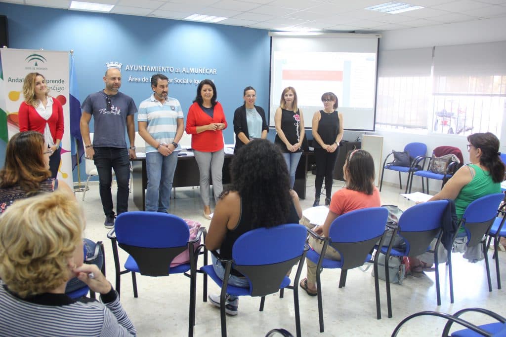 ‘Reinvéntate’ comienza con un curso de habilidades sociales y comunicativas