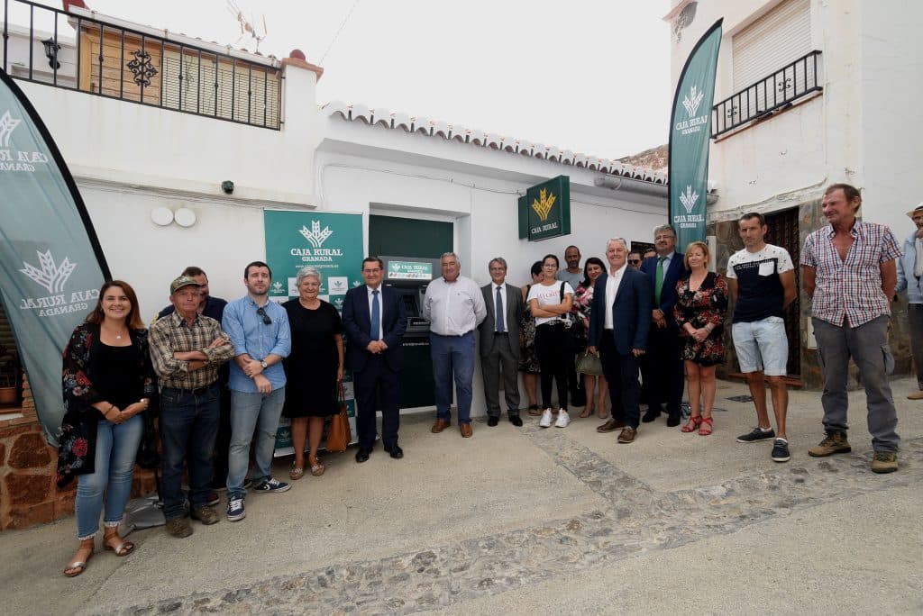 Rubite cuenta con cajero automático por primera vez
