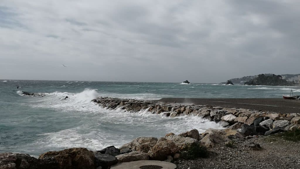 Protección Civil y Emergencias alerta por temporal de fuertes vientos en tierra y mar, así como precipitaciones de nieve