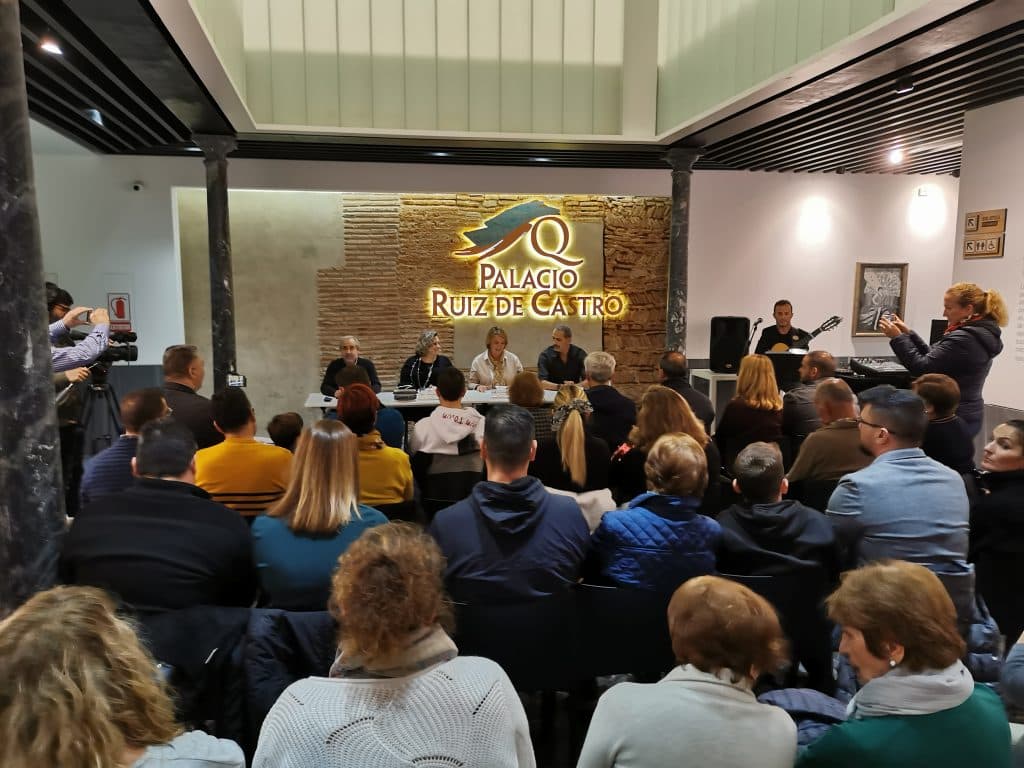 “Poesía en los Museos” puso el cartel de completo con la presentación poética de Lola Megías