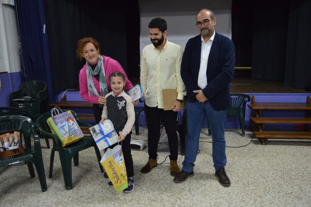 Jessica Ruiz, de 4 años, ganadora del Concurso de Dibujo de Navidad de Lobres