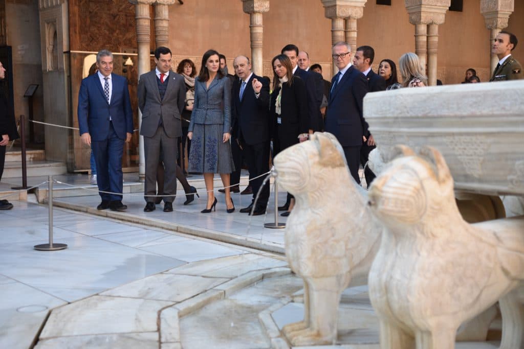 La Reina inaugura en la Alhambra una muestra sobre la Granada zirí y el universo beréber