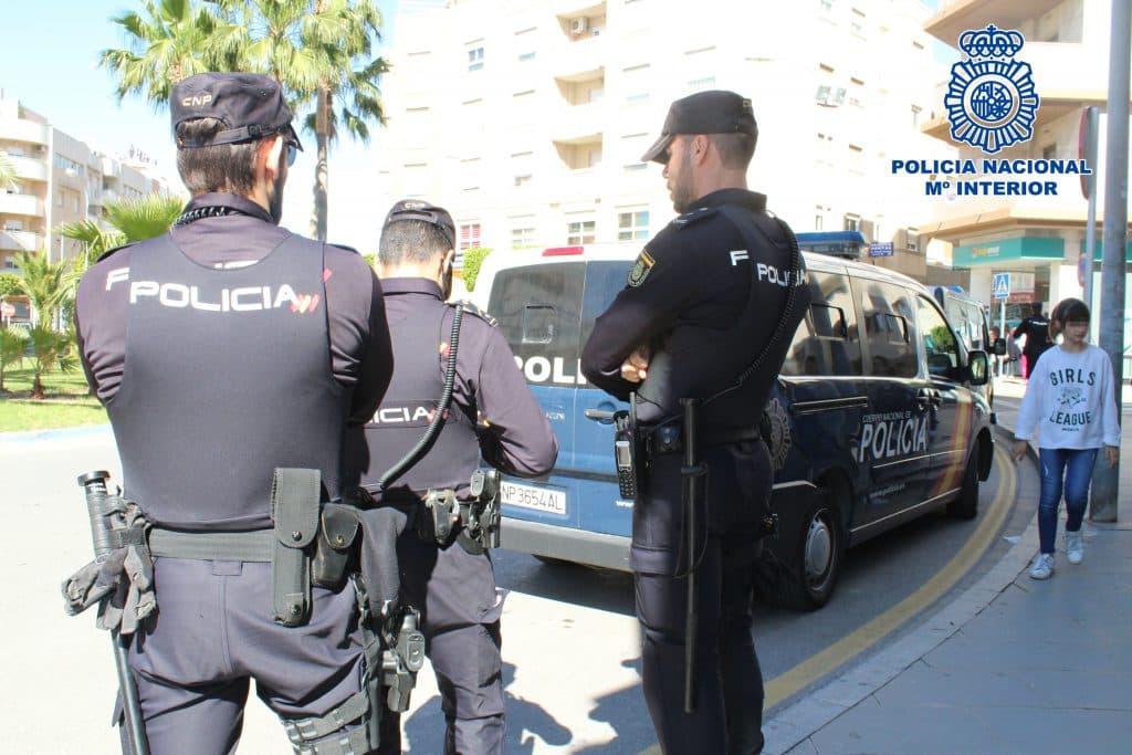 Detenidos en Motril dos jóvenes como presuntos autores de los robos de varios ciclomotores para después venderlos y conseguir droga
