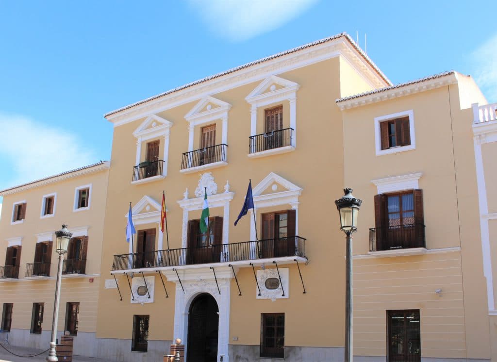 El Ayuntamiento de Motril reestructurará su presupuesto para afrontar los efectos del COVID-19 y auxiliar a las familias
