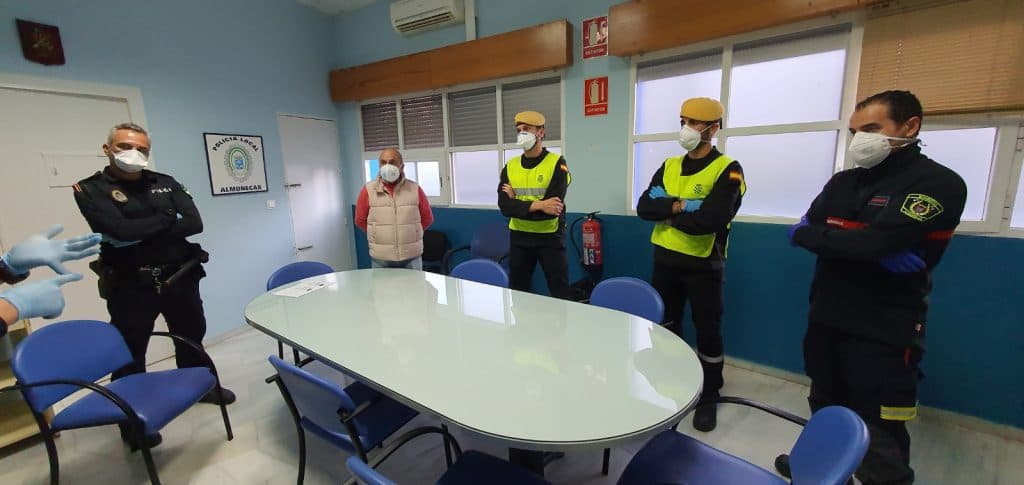La alcaldesa de Almuñécar agradece a la UME la labor que viene realizando en la localidad
