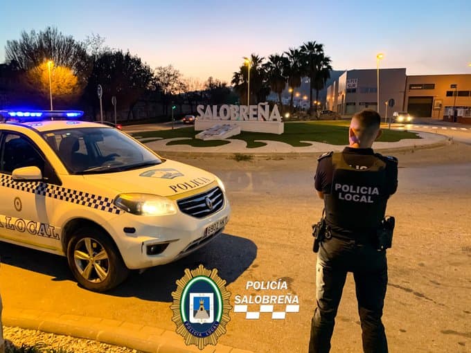 Salobreña suma casi una treintena de denuncias por no respetar el confinamiento