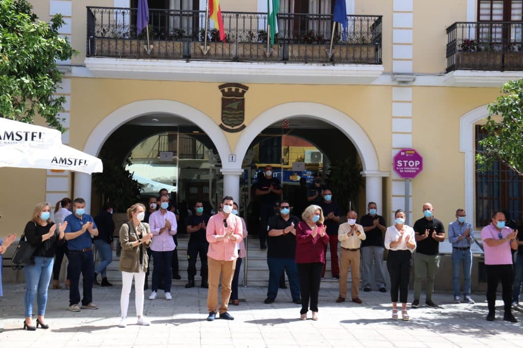 Almuñécar se suma al minuto de silencio por las personas fallecidas por coronavirus