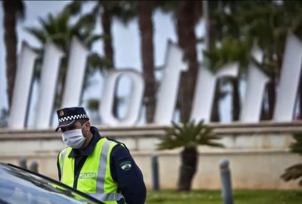 La Policía Local de Motril impone durante el fin de semana otras 35 denuncias por el no uso de la mascarilla