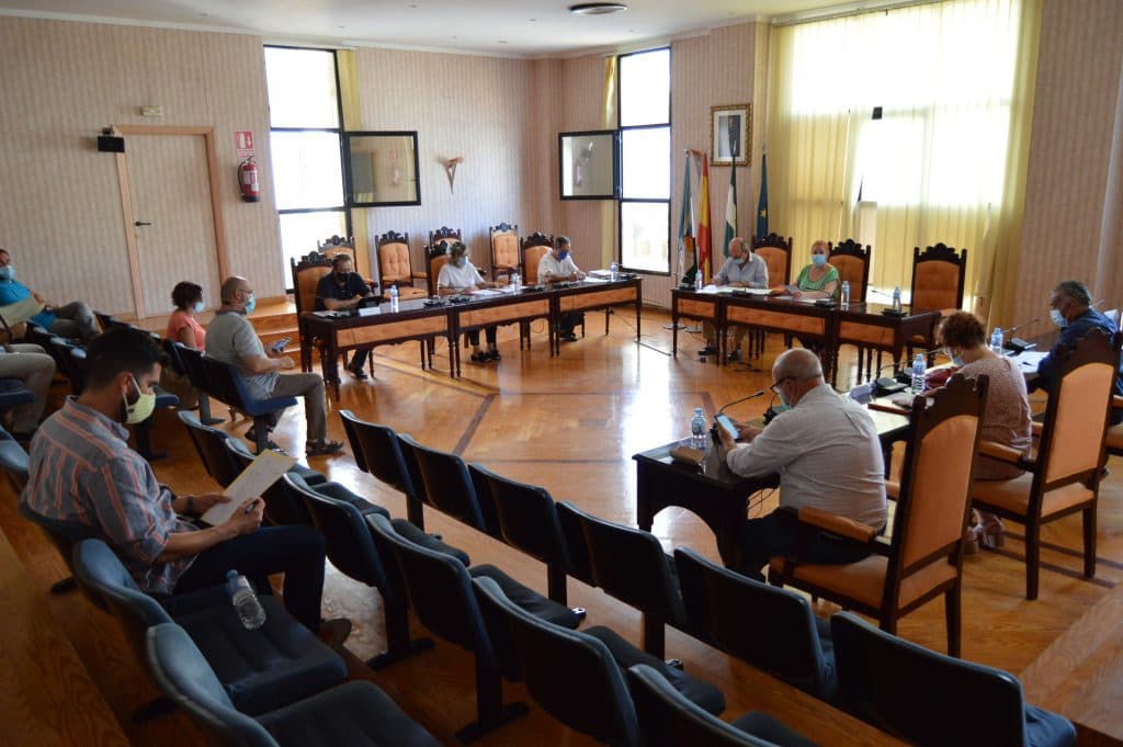El pleno de Salobreña acuerda suspender las Fiestas del Rosario en octubre por unanimidad