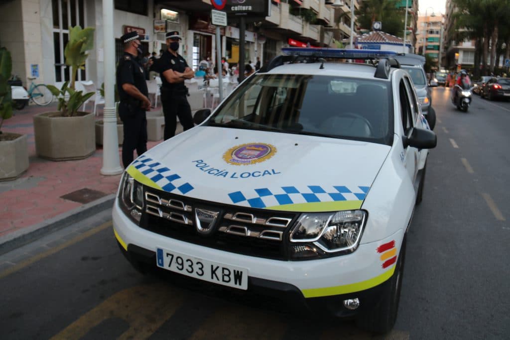 La Policía Local de Almuñécar ha realizado desde el 1 de julio más de 1600 intervenciones