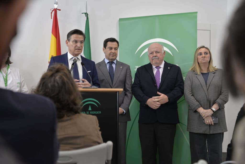 El alcalde de Granada, Luis Salvador, positivo en la prueba de la Covid