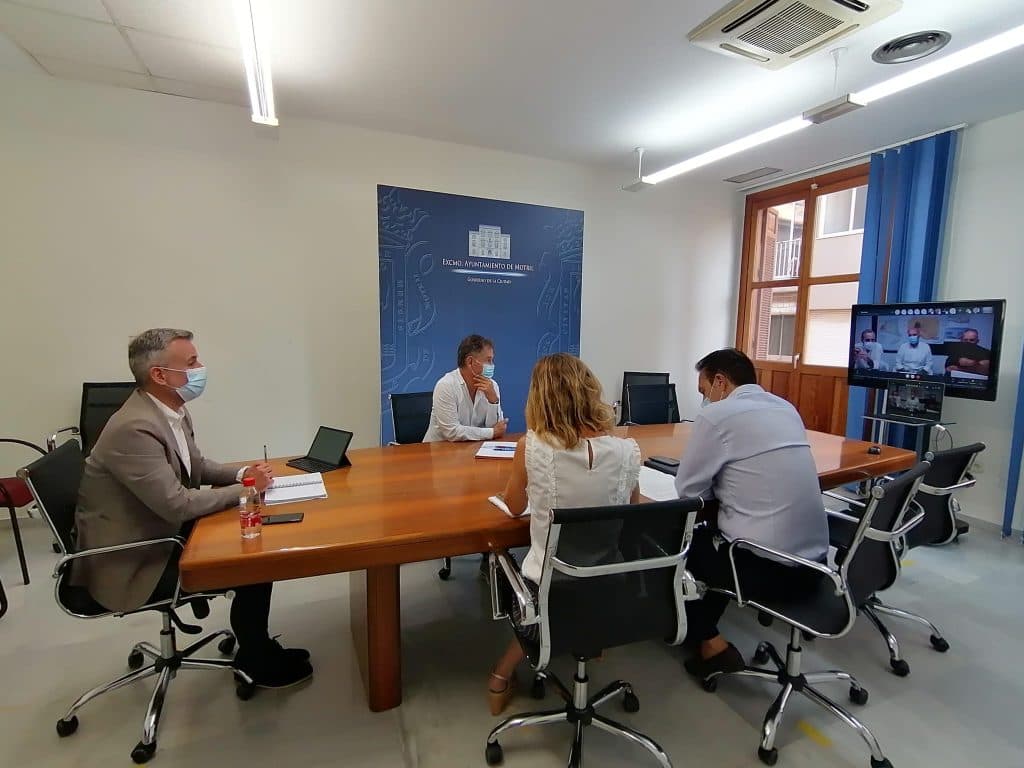 El Ayuntamiento, la junta de compensación y los ingenieros avanzan en el diseño y proyecto del gran puerto deportivo