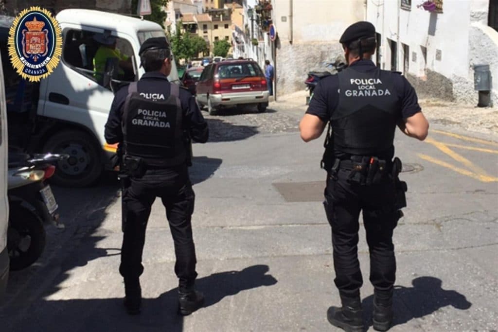 24 policías locales se encuentran en cuarentena por el positivo de una decena de ellos