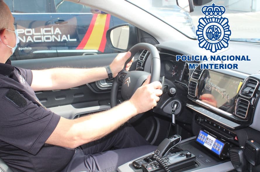 Detenido un varón por hacerse pasar por su hermano gemelo cuando conducía un vehículo bajo los efectos del alcohol