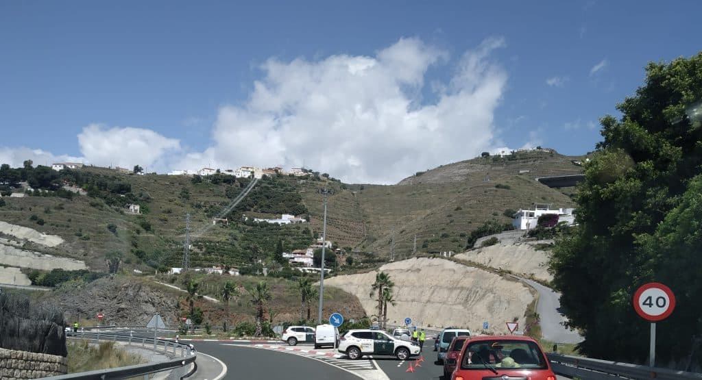 16 municipios de la Costa y Alpujarra quedarán perimetrados esta medianoche, 9 de ellos cesan su actividad no esencial