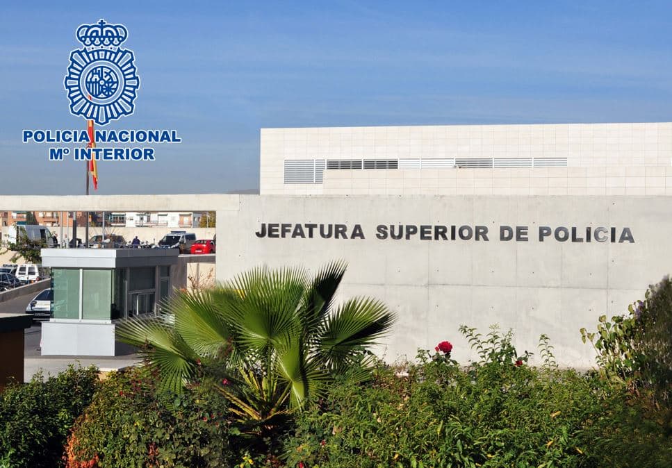 Detenida una abogada y un familiar como presuntos autores de regularizar ilegalmente a ciudadanos extranjeros concertando matrimonios de conveniencia