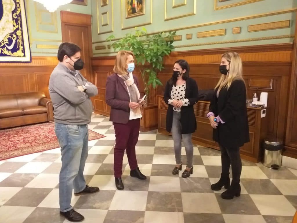 La costa inspira la literatura de Ana Hernández para jóvenes soñadores
