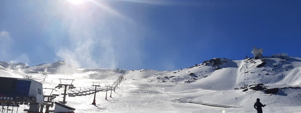 Sierra Nevada inaugura la temporada con 30 kilómetros en cuatro áreas esquiables