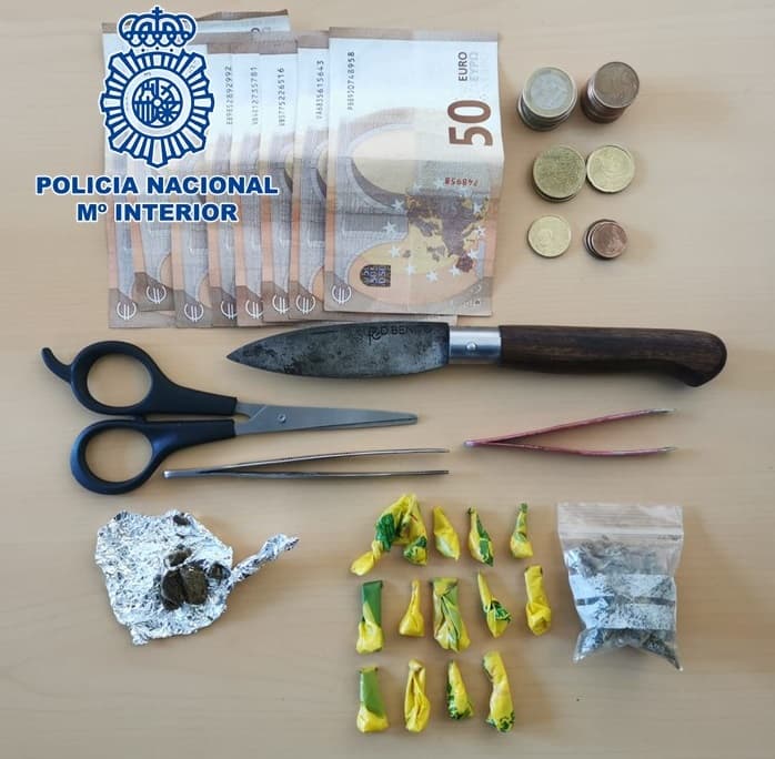 Detenido en Motril in fraganti un varón que estaba traficando con cocaína base, marihuana y hachís