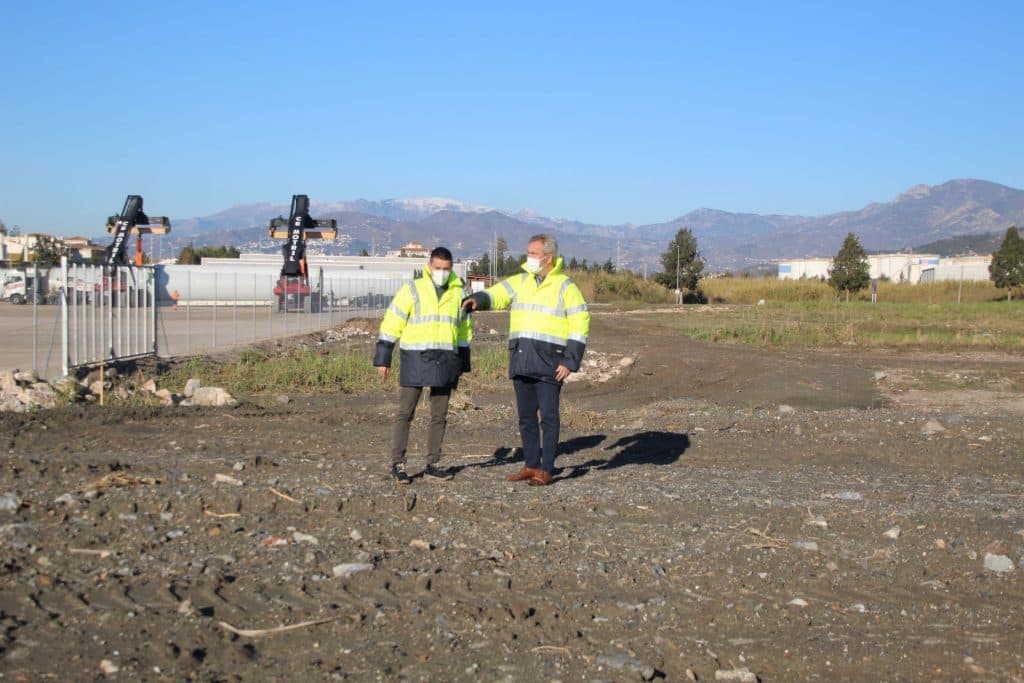 El Puerto de Motril se especializa en cargas de grandes dimensiones