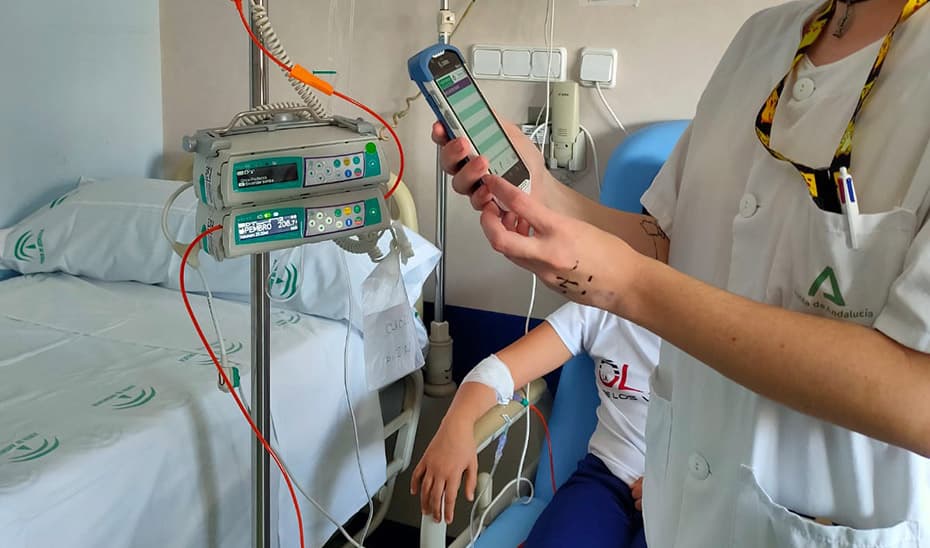 El Hospital Virgen de las Nieves administra quimioterapia a menores con un sistema más seguro