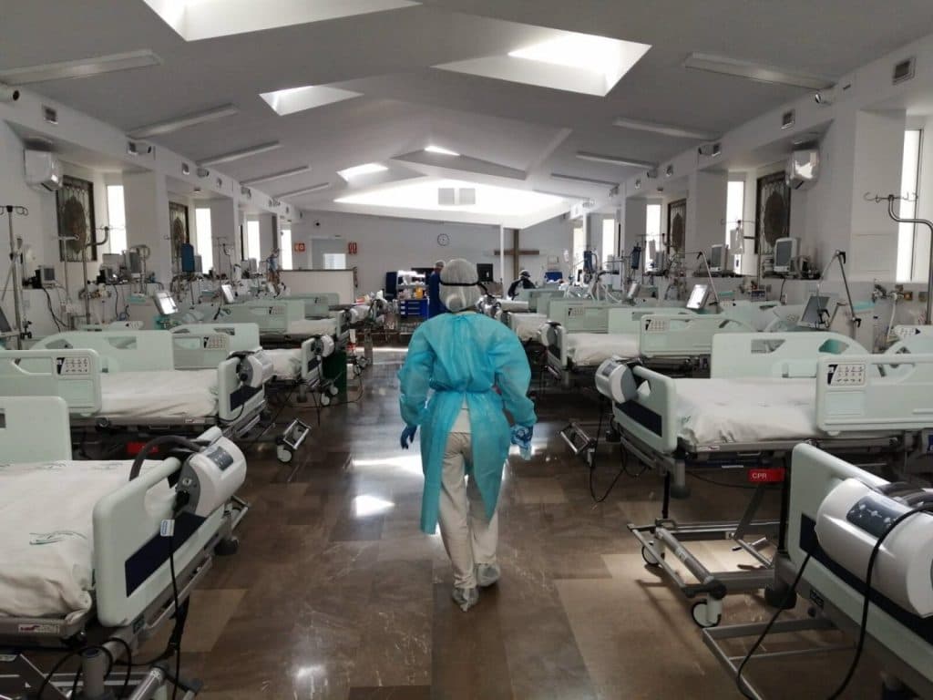 Reabre la UCI instalada en la capilla del Virgen de las Nieves para atender a pacientes Covid