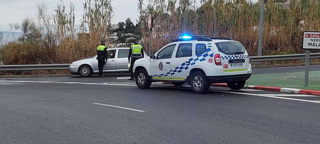 36 municipios granadinos quedan aislados, diez de ellos sin actividad no esencial