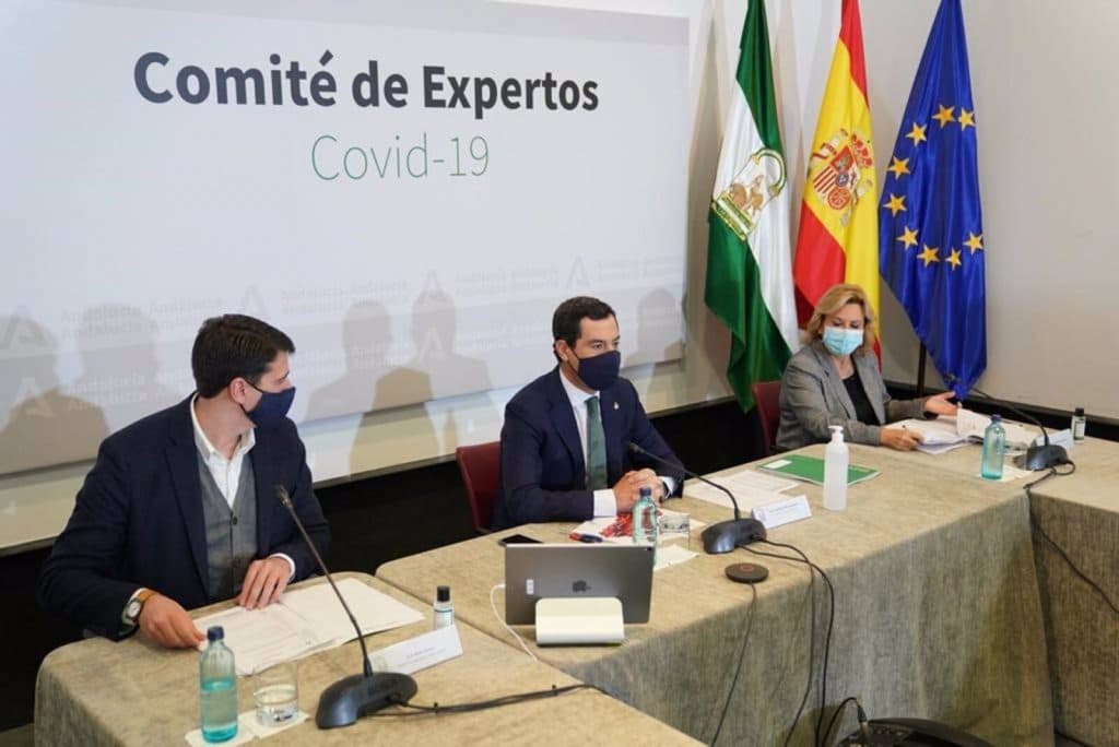 El comité de expertos debate este martes si reabrir la movilidad interprovincial cerrada hace más de dos meses