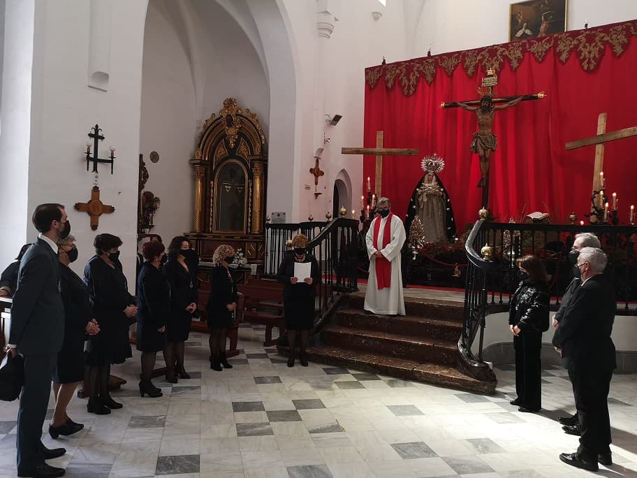 LAS VISITAS A LOS MONUMENTOS CONFIEREN ESPIRITUALIDAD AL VIERNES SANTO MOTRILEÑO