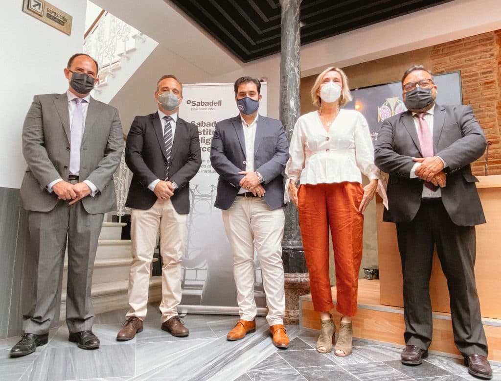La Agrupación de Cofradías de Motril firma un acuerdo de colaboración con el Banco Sabadell