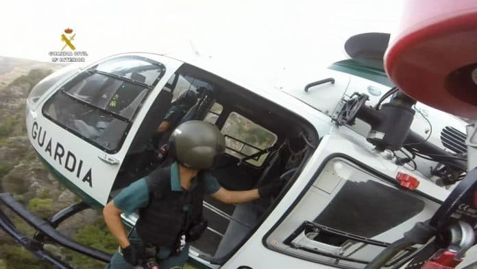 Cinco menores y un adulto embarrancados en río Verde, rescatados en helicóptero