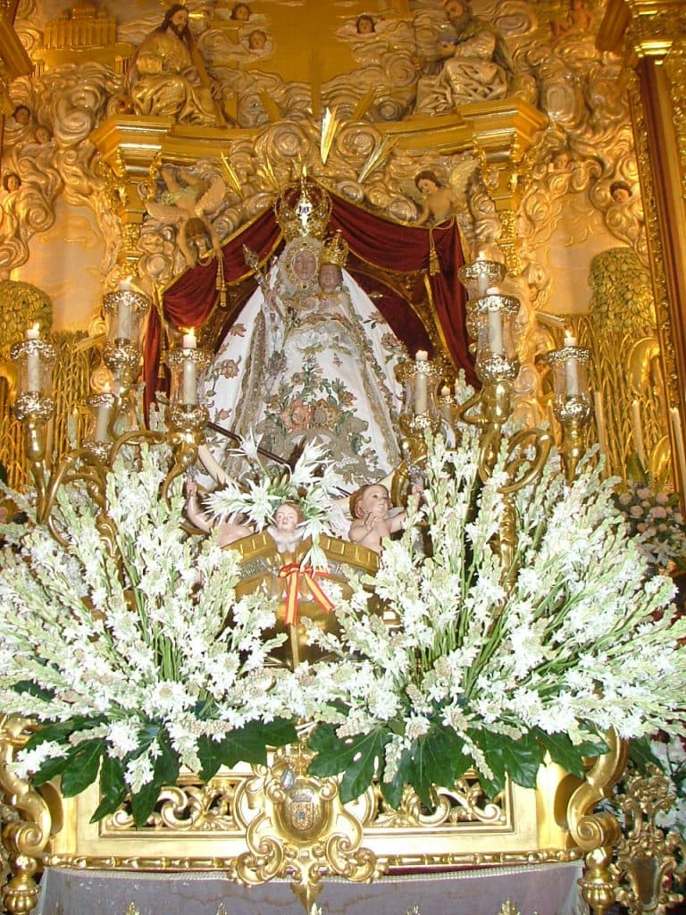 La Hermandad de la Virgen de la Virgen de la Cabeza Coronada de Motril aprueba el diseño del nuevo trono de la Patrona
