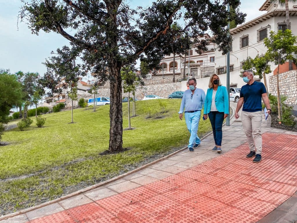 Finaliza el primer tramo de la obra de la calle Blasco Ibáñez, «una intervención histórica» en el barrio de Aviación