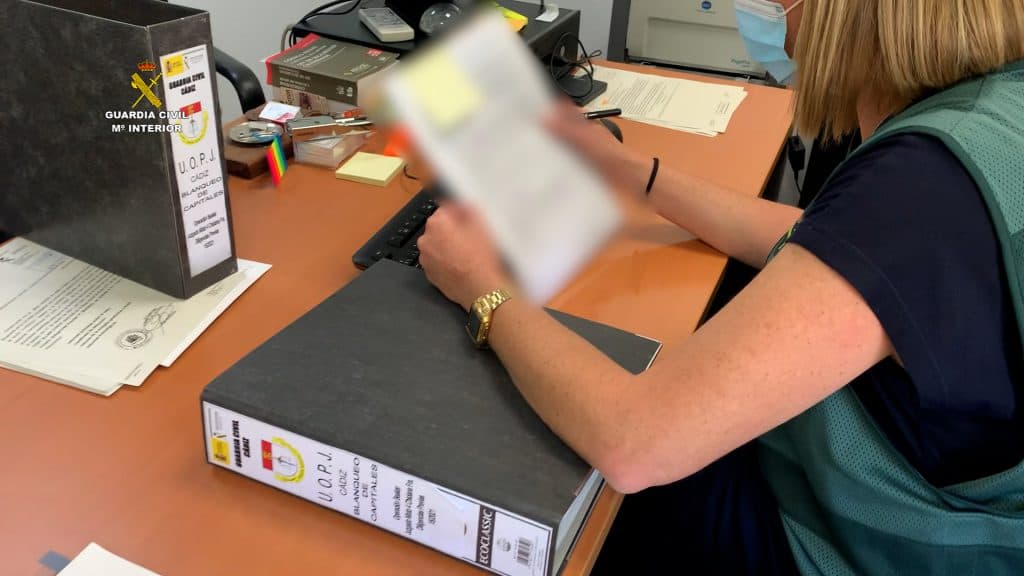 La Guardia Civil detiene a la subdirectora de una sucursal bancaria por una estafa a clientes de más de 1.700.000 euros