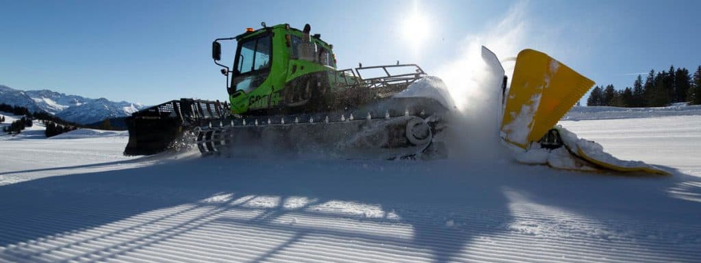 Sierra Nevada incorpora 4 máquinas pisapistas híbridas con un 20% menos de emisiones