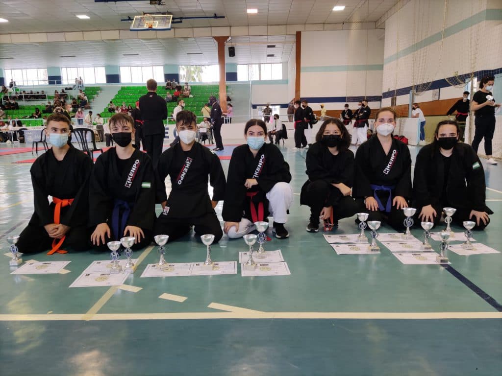 Los kenpocas motrileños se hicieron con un total de 11 oros, 12 platas y 7 bronces en el Campeonato Andaluz de Kempo