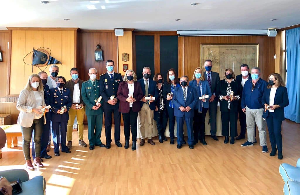 El Real Club Náutico de Motril entrega el título de Socio de Honor a autoridades civiles y militares de la Costa Tropical