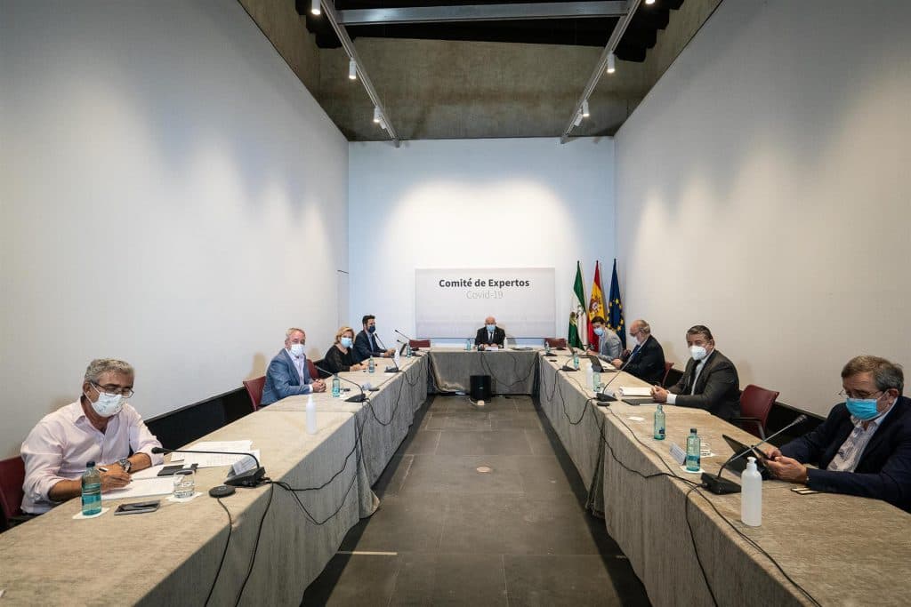 El comité de expertos se reúne «esta semana o la que viene» para analizar la subida «constante» de la incidencia