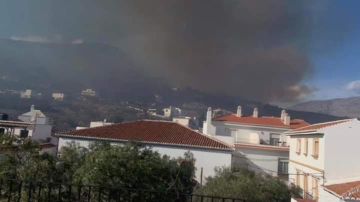 Desalojadas medio centenar de viviendas y activado el nivel 1 del Plan Infoca por un incendio en Gualchos