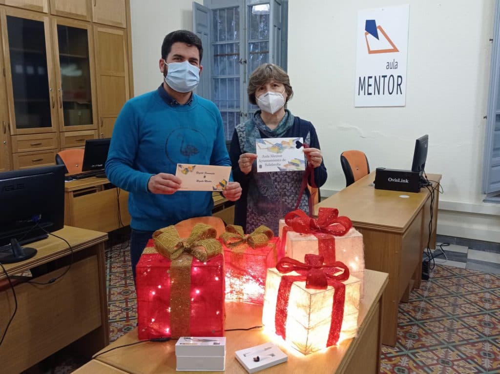 Nelson Ligero anima “regalar formación” en estas fechas con los cursos de Aula Mentor de Salobreña